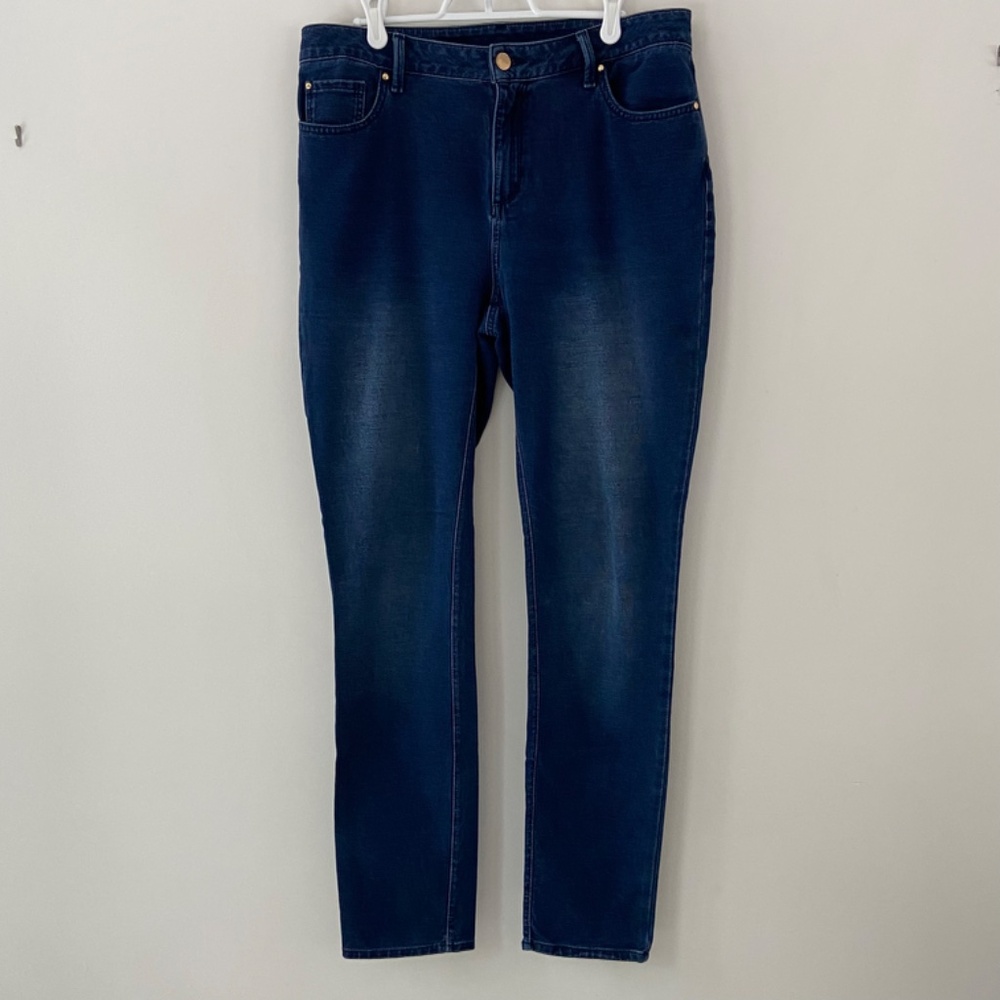 Zenergy by Chico's | Medium Wash Knit Denim Slim Leg Bottoms Chico Size 1/US 8